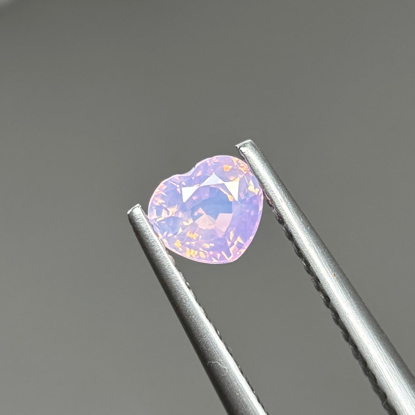 0,57ct Natural Light Pink Milky Sapphire Vietnam. Heart Shape. No Treatment Milky Sapphire Luc Yen.