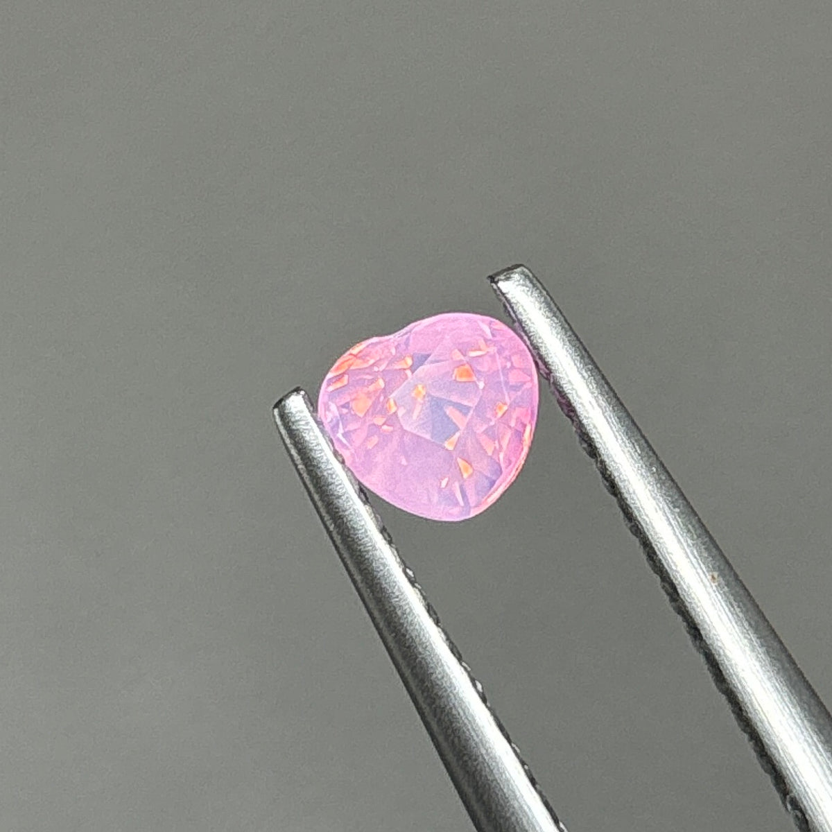 0,41ct Natural Pink Milky Sapphire Viet Nam. Heat Shape. No Treatment Milky Sapphire Luc Yen.