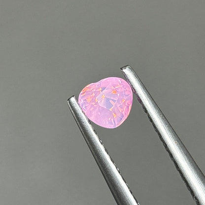 0,41ct Natural Pink Milky Sapphire Viet Nam. Heat Shape. No Treatment Milky Sapphire Luc Yen.