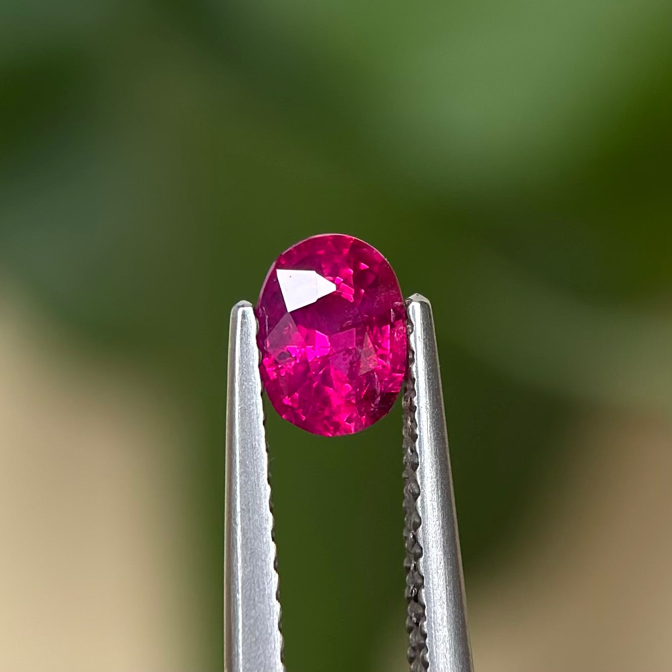 0.60 ct Natural Ruby Viet Nam. Oval Shape. No treatment.