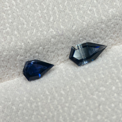 1,26ct/2Pcs Natural Blue & Dak Green Milky Sapphire Vietnam. Freeform. No Treatment Milky Sapphire Luc Yen.