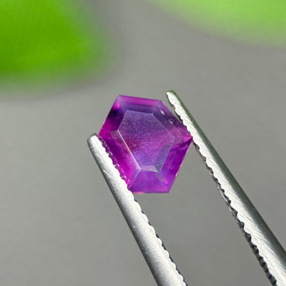 0,71 Natural Purplish Pink Milky Sapphire Vietnam. Freeform. No Treatment Milky Sapphire Luc Yen.