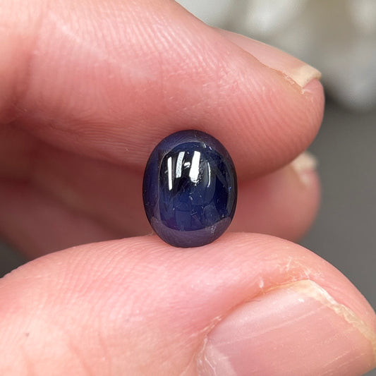 2,37ct Natural Blue Cacbochon Sapphire Viet Nam. No Treatment Sapphire Luc Yen.
