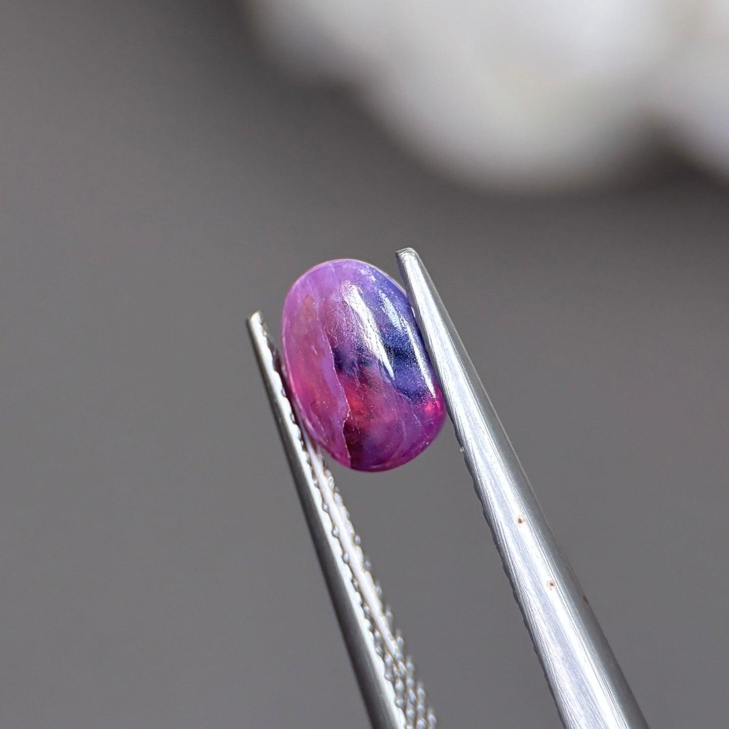 1,37ct Natural Purple Cacbochon Sapphire Viet Nam. No Treatment Sapphire Luc Yen.