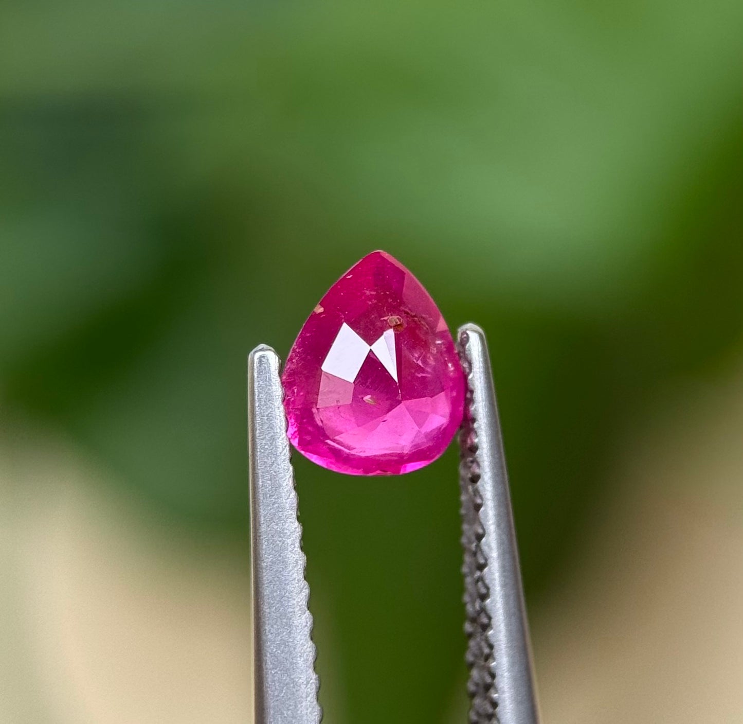 0.81 ct Natural Ruby Viet Nam. Pear Shape. No treatment.