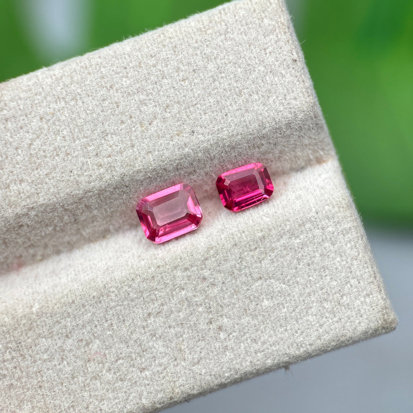 0.92 ct/ 2Pcs Natural Pink & Red Spinel Vietnam. Emerald Shape. No Treatment.