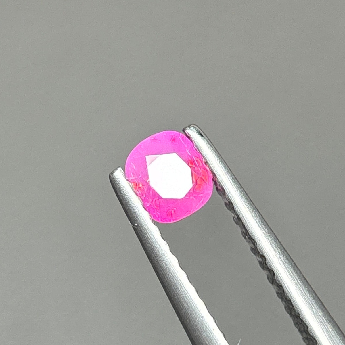 0,43ct Natural Pink Milky Sapphire Viet Nam. Cushion Shape. No Treatment Milky Sapphire Luc Yen.