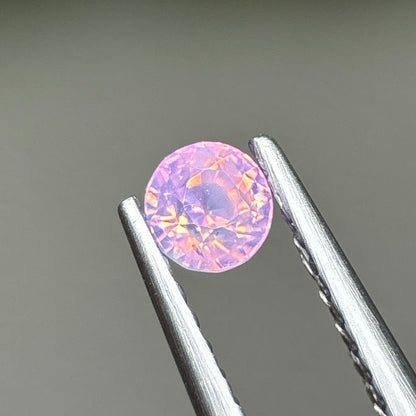 0,36ct Natural Pink Milky Sapphire Vietnam. Round Shape. No Treatment Milky Sapphire Luc Yen.