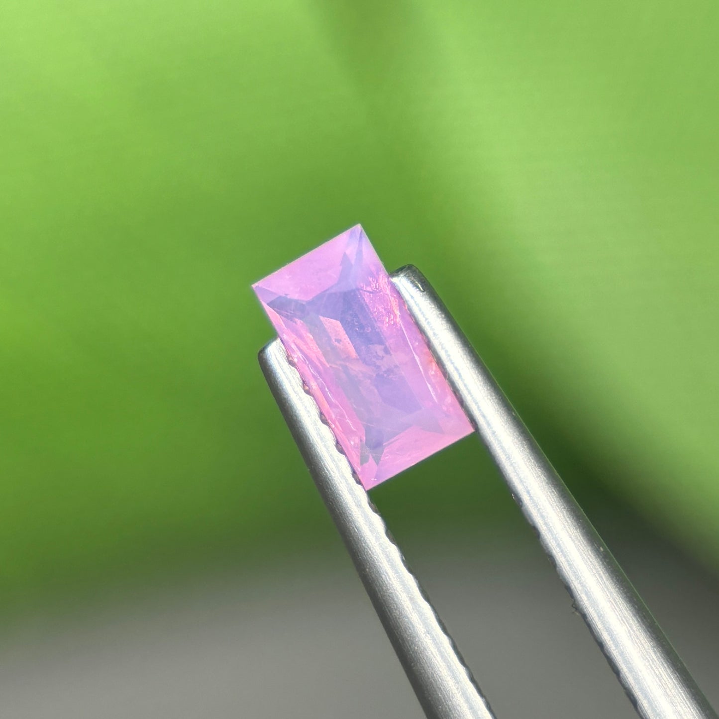 0,47 Natural Pink Milky Sapphire Vietnam. Emerald Shape. No Treatment Milky Sapphire Luc Yen.