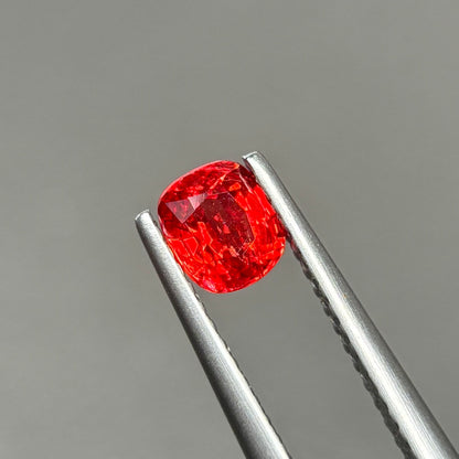 0,63ct Natural Red Spinel Viet Nam. Cushion Shape. No Treatment Spinel Luc Yen.