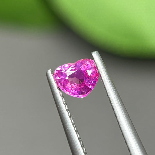 0,45ct Natural Purplish Pink Sapphire Viet Nam. Heart Shape. No Treatment Sapphire Luc Yen.