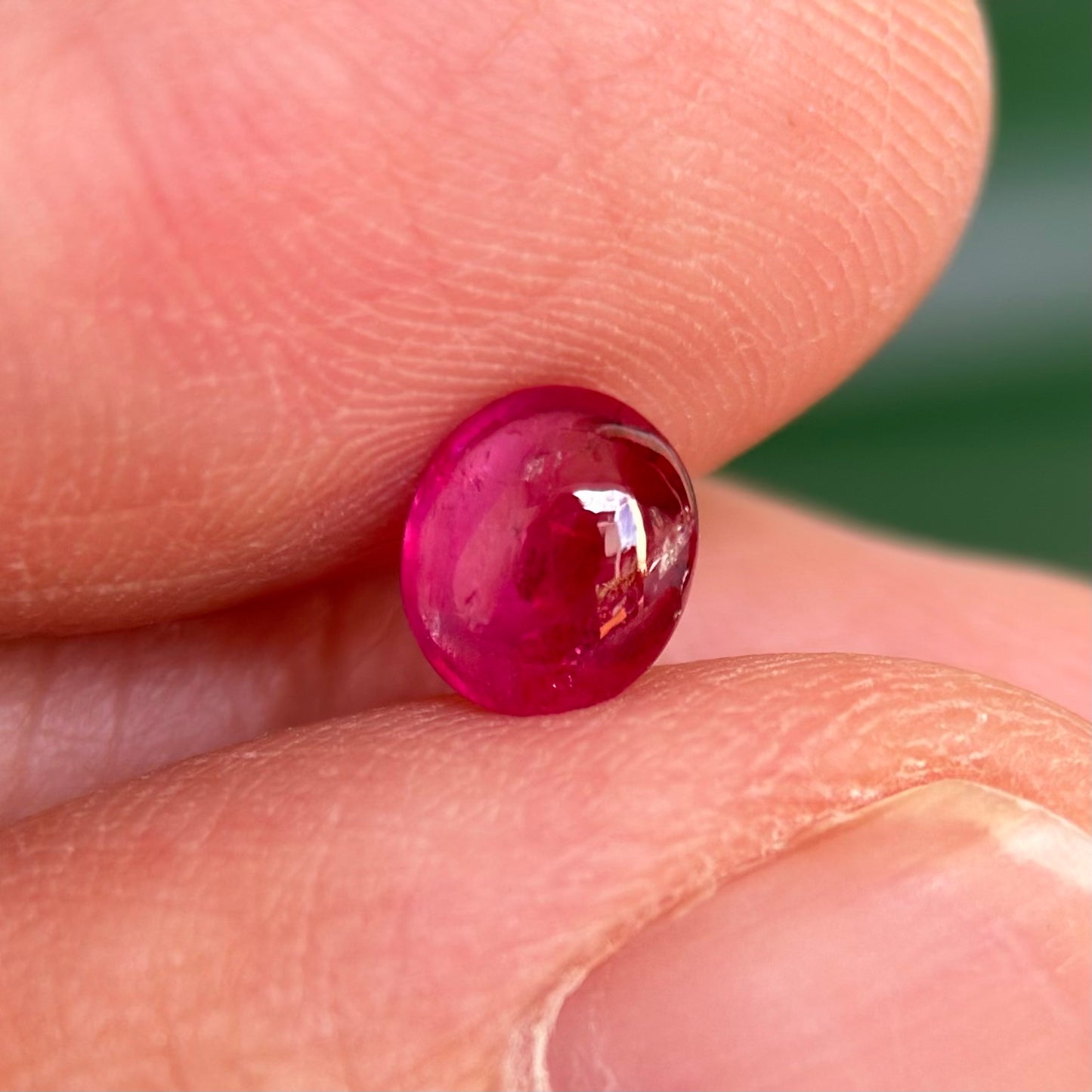 0.94 ct Natural Ruby Viet Nam. Cacbochon Cut. No treatment.