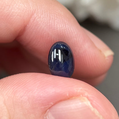 2,37ct Natural Blue Cacbochon Sapphire Viet Nam. No Treatment Sapphire Luc Yen.