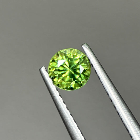 0,81ct Natural Green Sapphire Vietnam. Round Shape. No Treatment Sapphire Phan Thiet.