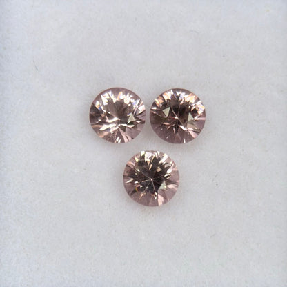 0,79ct/3Pcs Natural Pink Spinel Vietnam. Round Shape.
