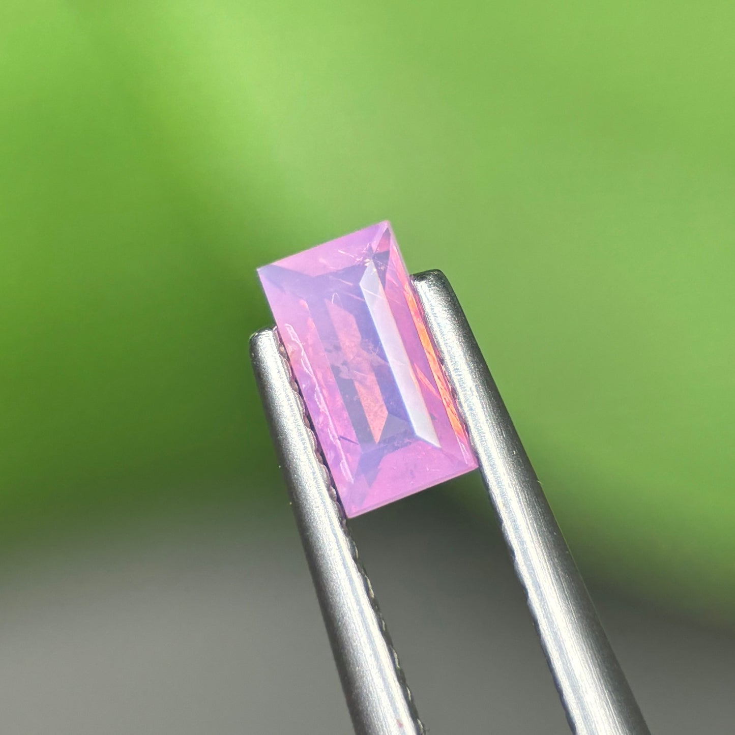 0,47 Natural Pink Milky Sapphire Vietnam. Emerald Shape. No Treatment Milky Sapphire Luc Yen.