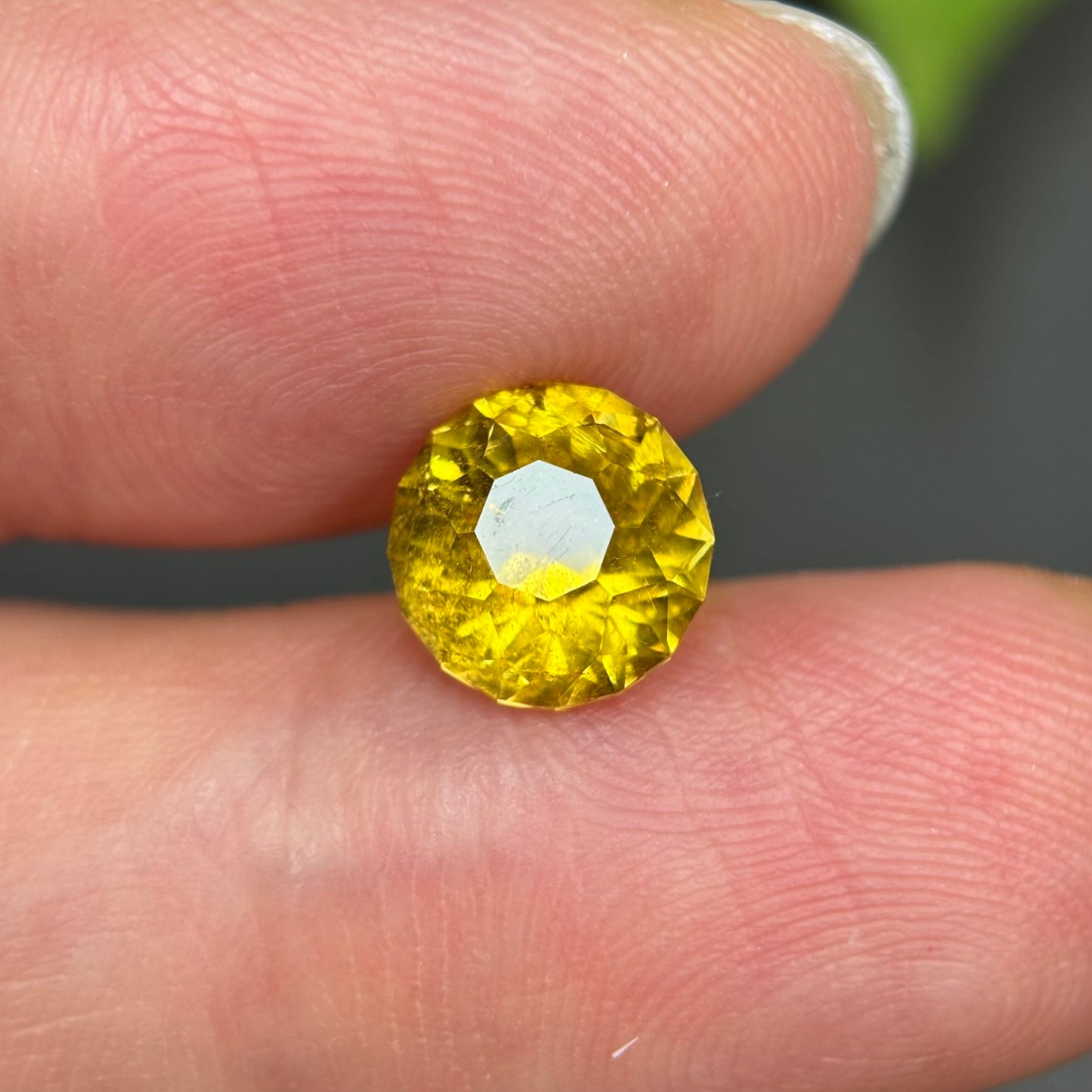 2,01ct Natural Yellow Tourmaline Vietnam. Round Shape. No Treatment, No Heat Tourmaline Luc Yen.