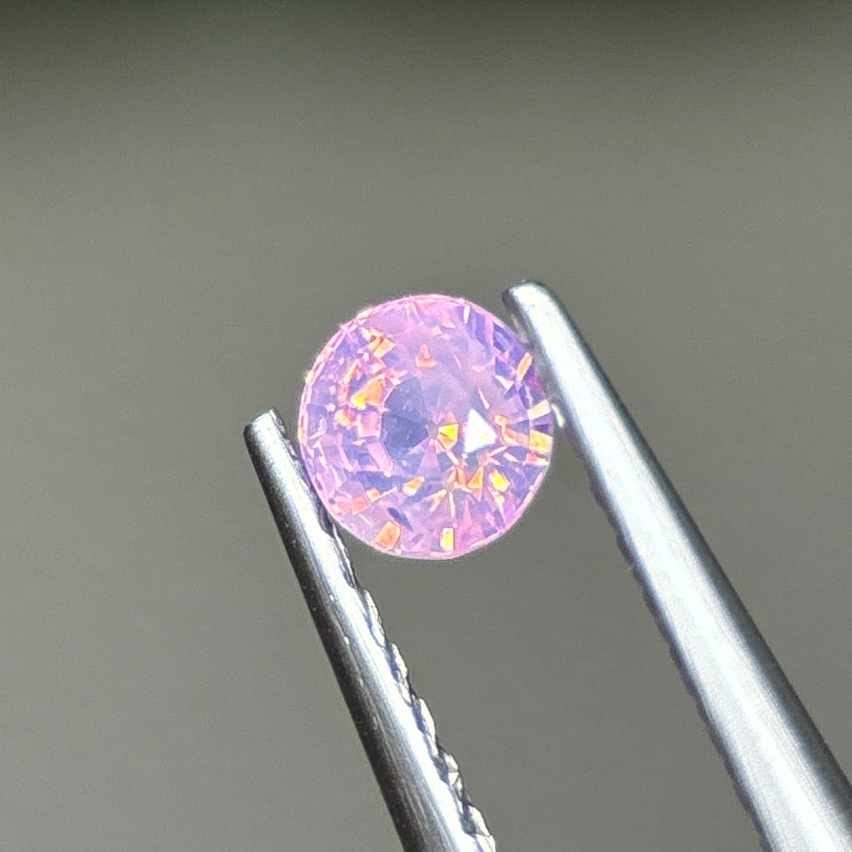 0,36ct Natural Pink Milky Sapphire Vietnam. Round Shape. No Treatment Milky Sapphire Luc Yen.