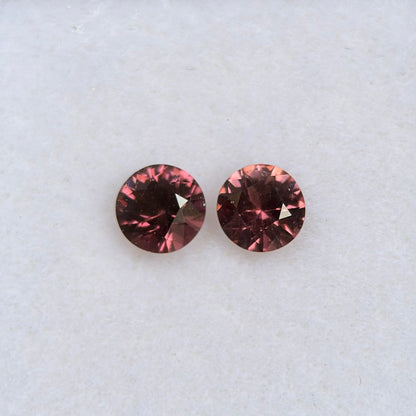 0,52 ct/ 2Pcs Natural Brownish Pink Spinel Vietnam. Round Shape.