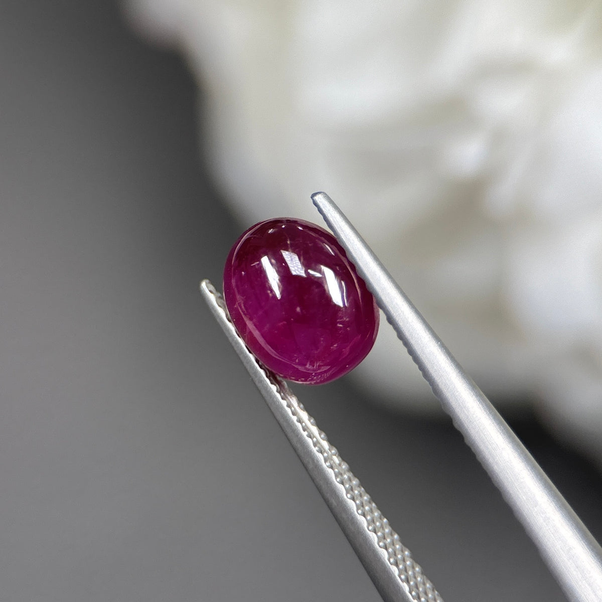 2,43ct Natural Purple Cacbochon Sapphire Viet Nam. No Treatment Sapphire Luc Yen.