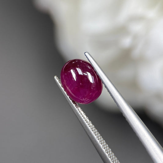 2,43ct Natural Purple Cacbochon Sapphire Viet Nam. No Treatment Sapphire Luc Yen.