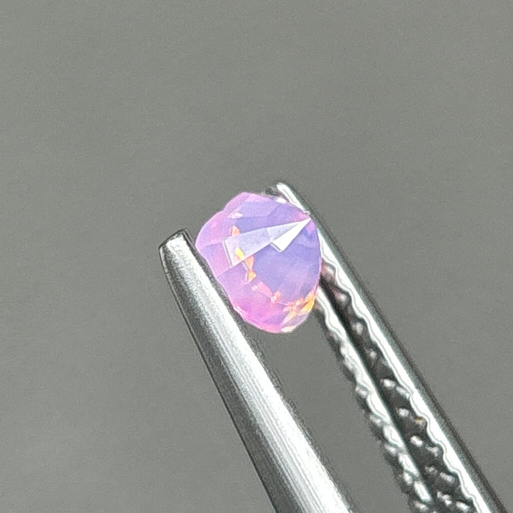 0,41ct Natural Pink Milky Sapphire Viet Nam. Heat Shape. No Treatment Milky Sapphire Luc Yen.