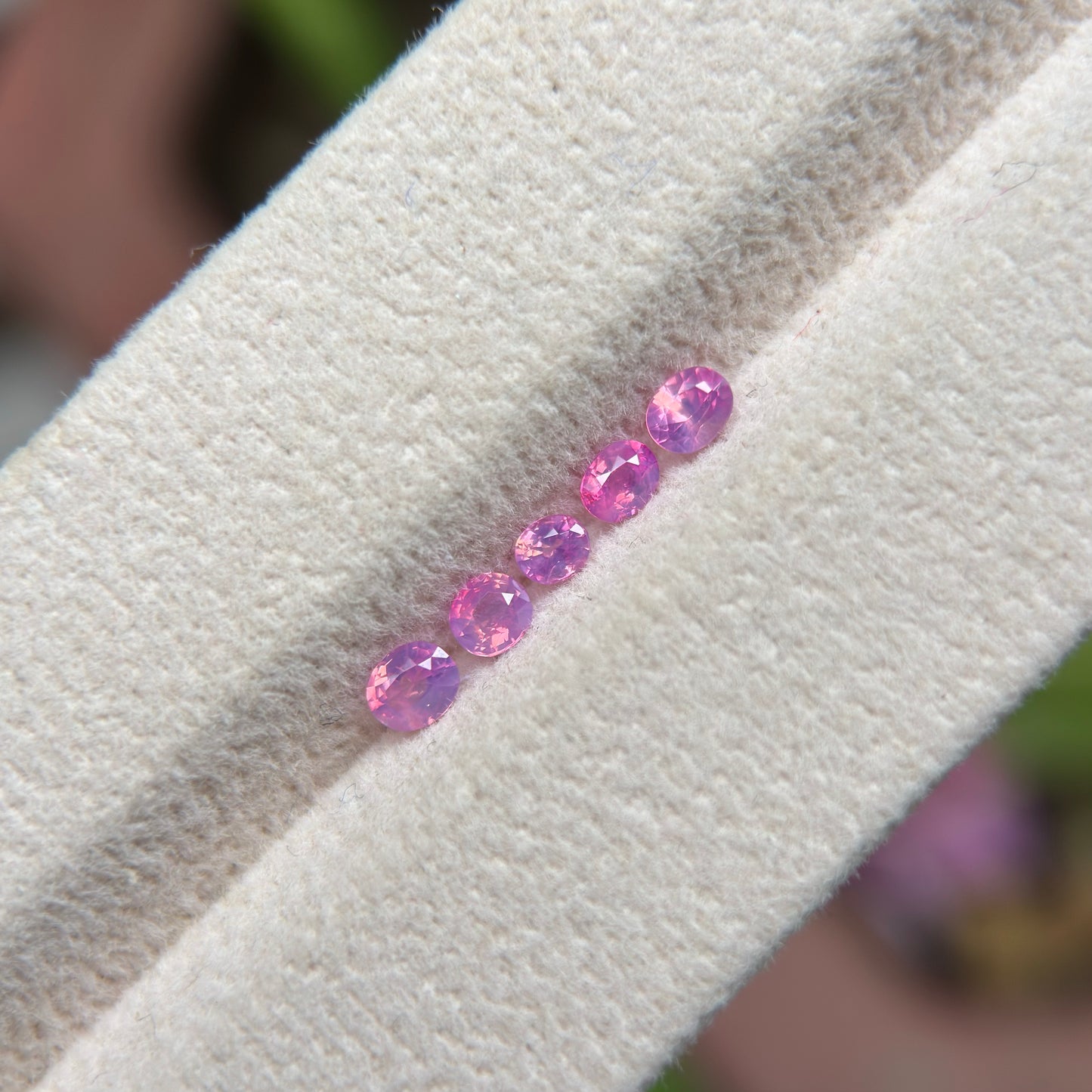 0.78 ct / 5Pcs Natural Pink  Milky Sapphire Viet Nam. Cushion Shape. No treatment.