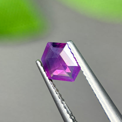 0,71 Natural Purplish Pink Milky Sapphire Vietnam. Freeform. No Treatment Milky Sapphire Luc Yen.