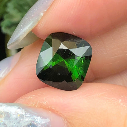 3,36ct Natural Green Tourmaline Vietnam. Cushion Shape. No Treatment, No Heat Tourmaline Luc Yen.