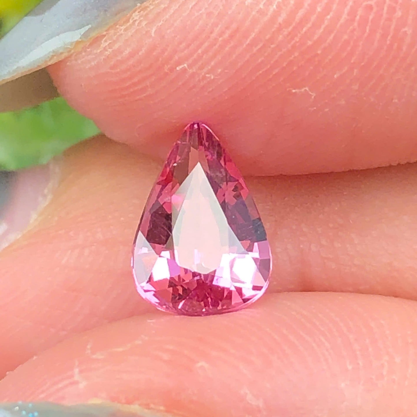 1,22ct Natural Purplish Pink Spinel Vietnam. Pear Shape. No Treatment Spinel Luc Yen.