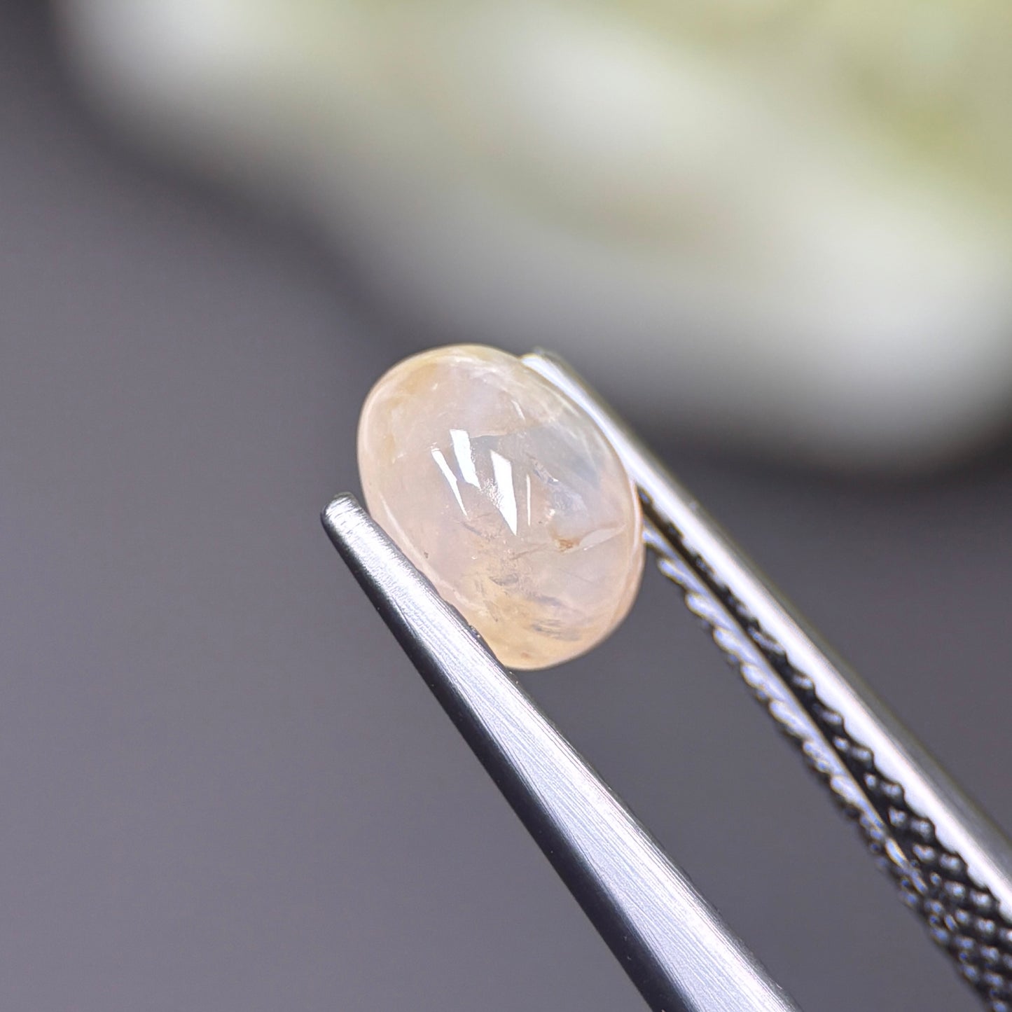 1.26ct Natural Yellowish White Cacbochon Sapphire Viet Nam. No treatment.