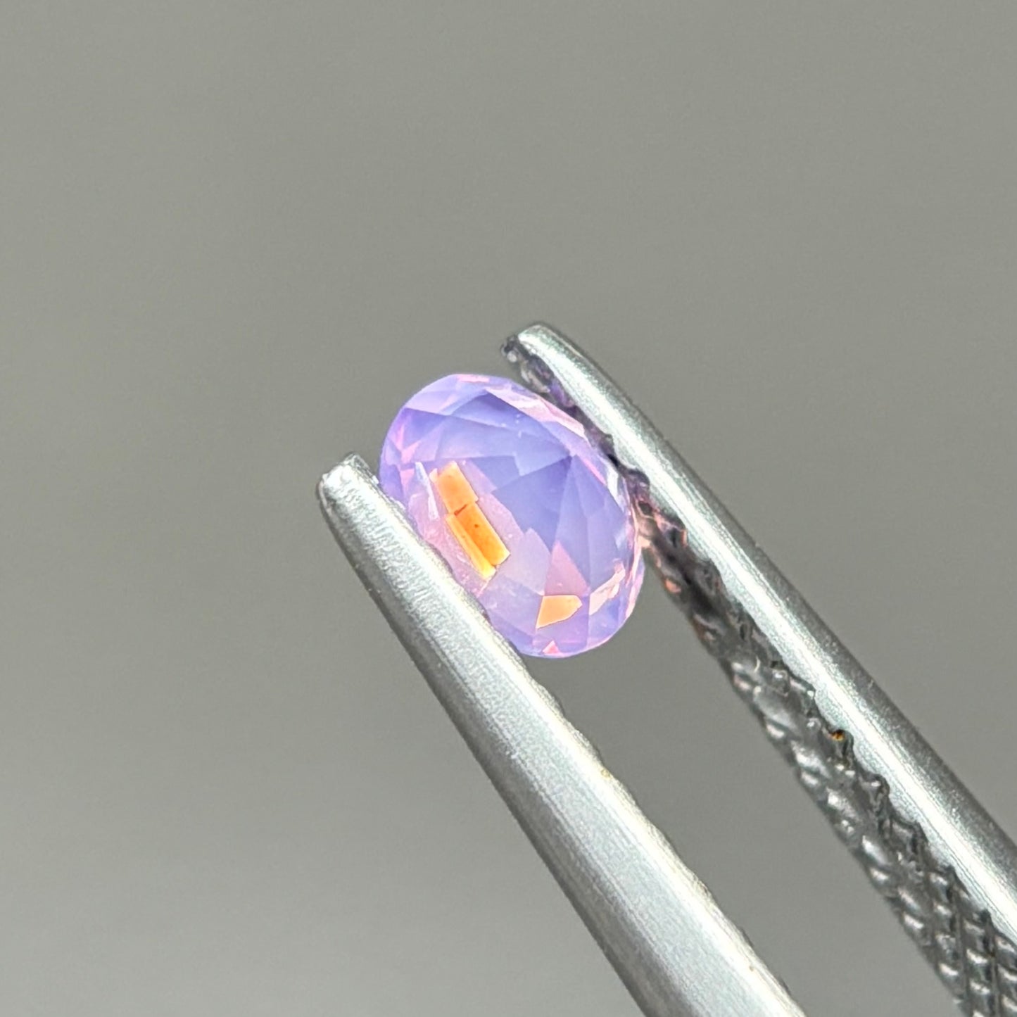 0,36ct Natural Pinkish Purple Milky Sapphire Vietnam. Oval Shape. No Treatment Milky Sapphire Luc Yen.