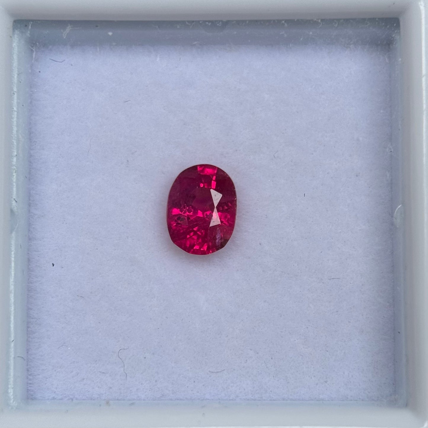 0.60 ct Natural Ruby Viet Nam. Oval Shape. No treatment.