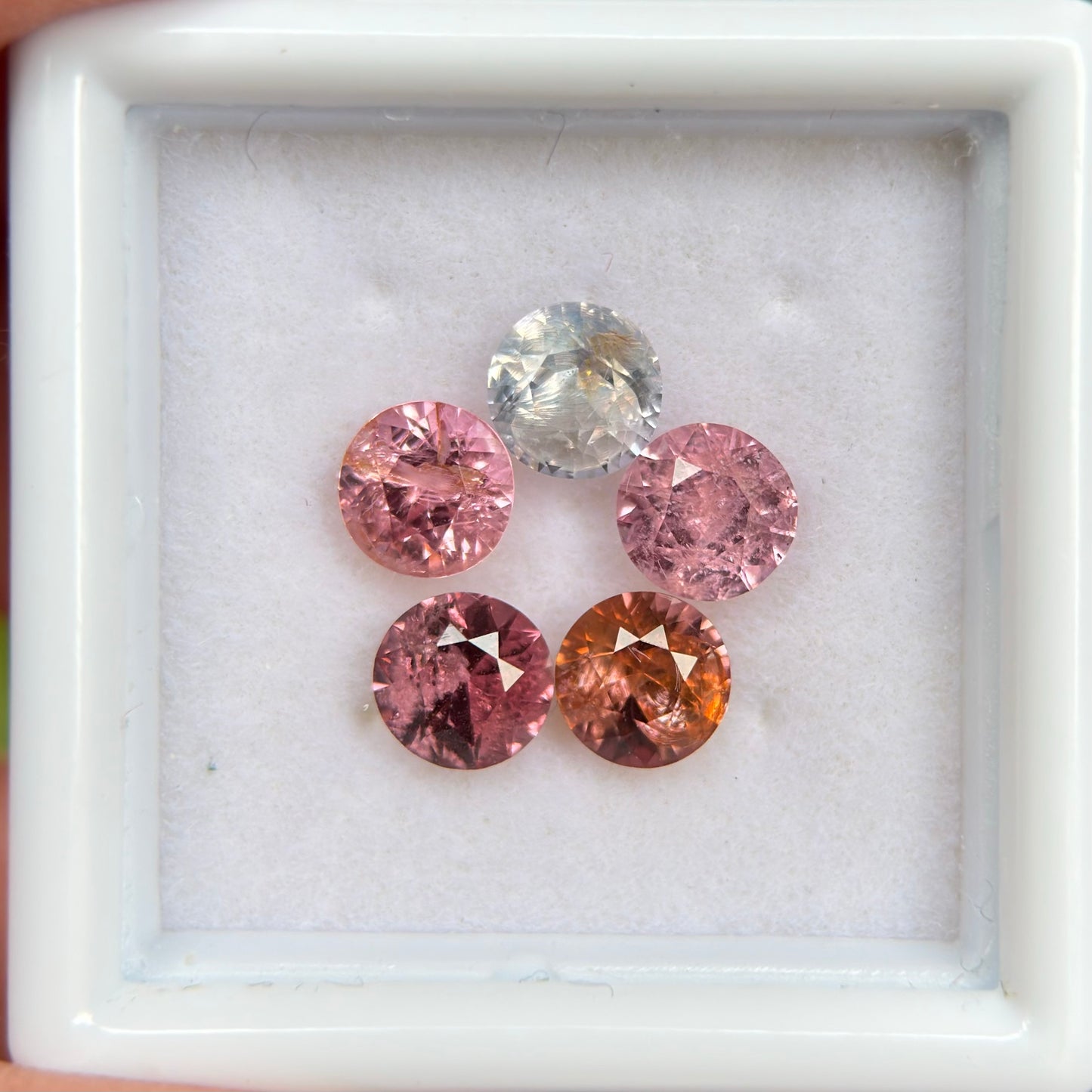 2,66 ct/ 5 Pcs Natural Mix Color Spinel Vietnam. Round Shape.