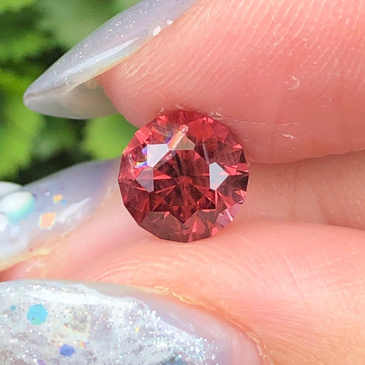1,85ct Natural Red-Brown Spinel Viet Nam. Round Shape. No Treatment Spinel Luc Yen.