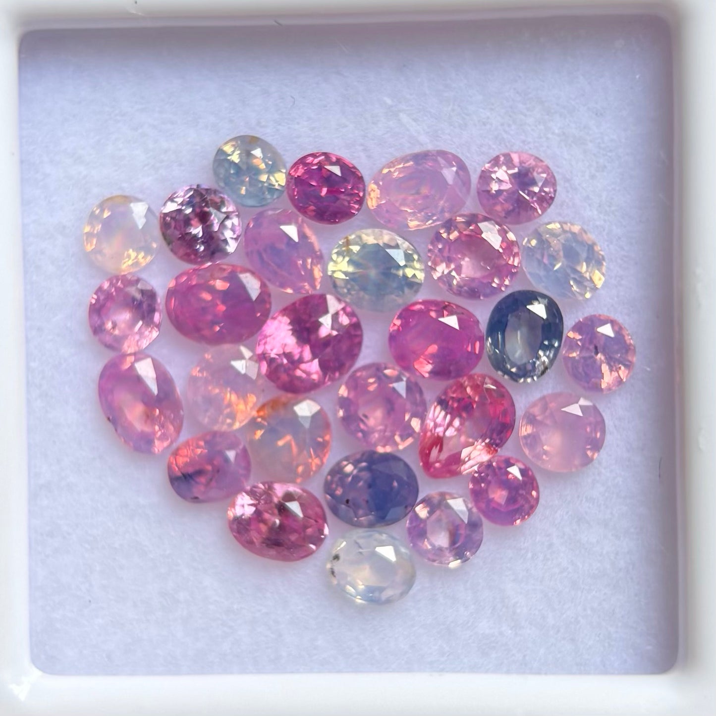 3.97 ct / 28Pcs Natural Milky Sapphire Viet Nam. No treatment.