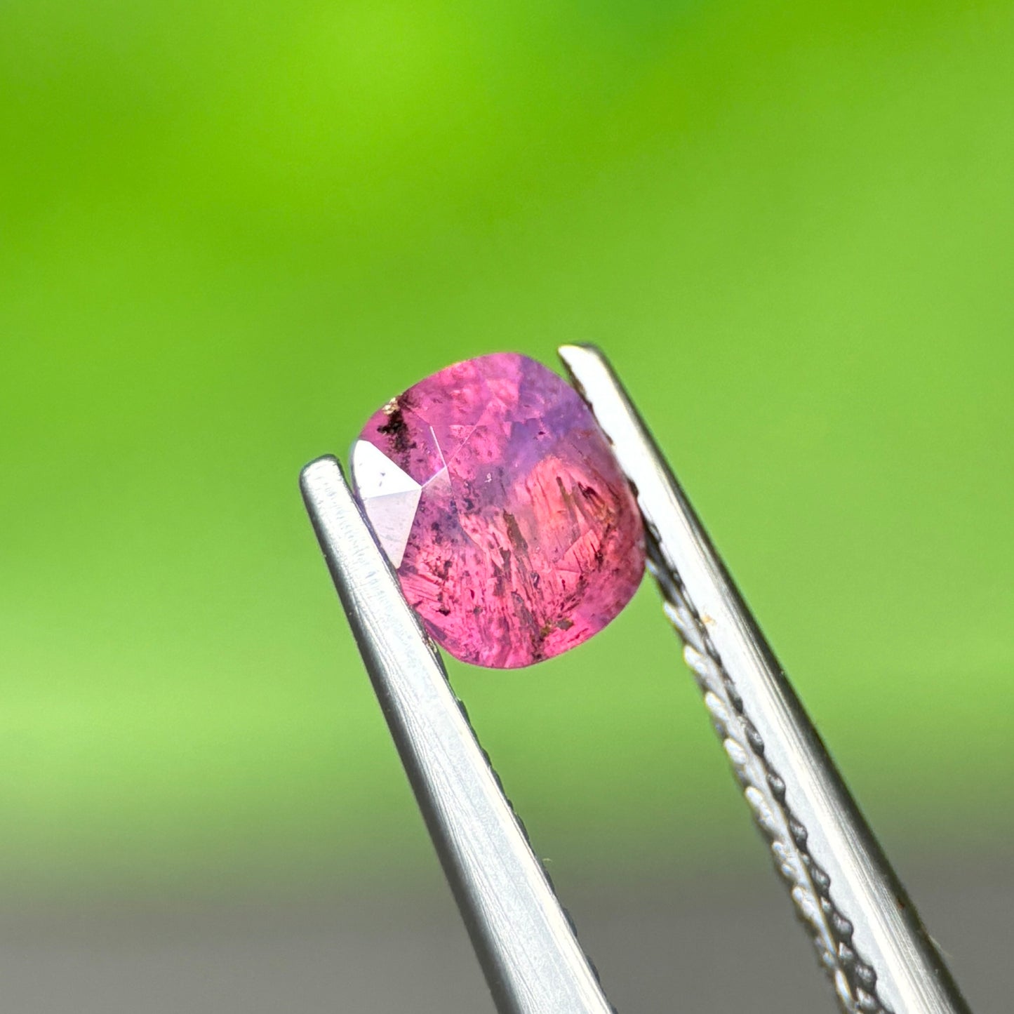 0,68ct Natural Orange Milky Sapphire Vietnam. Cushion Shape. No Treatment Milky Sapphire Luc Yen.