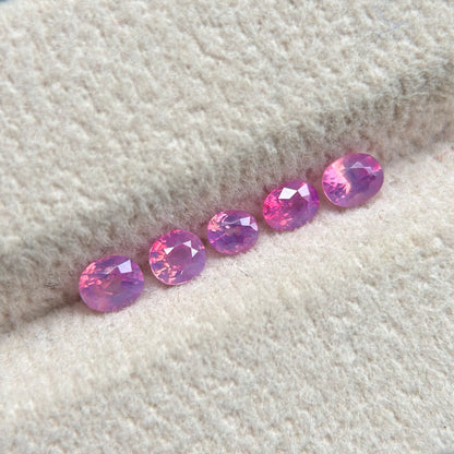 0.78 ct / 5Pcs Natural Pink  Milky Sapphire Viet Nam. Cushion Shape. No treatment.