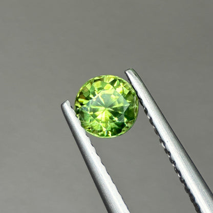0,81ct Natural Green Sapphire Vietnam. Round Shape. No Treatment Sapphire Phan Thiet.