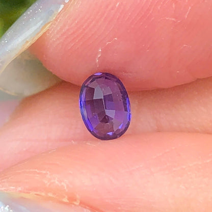 0,47ct Natural Bluish Purple Sapphire Vietnam. Cushion Shape. No Treatment Sapphire Luc Yen.