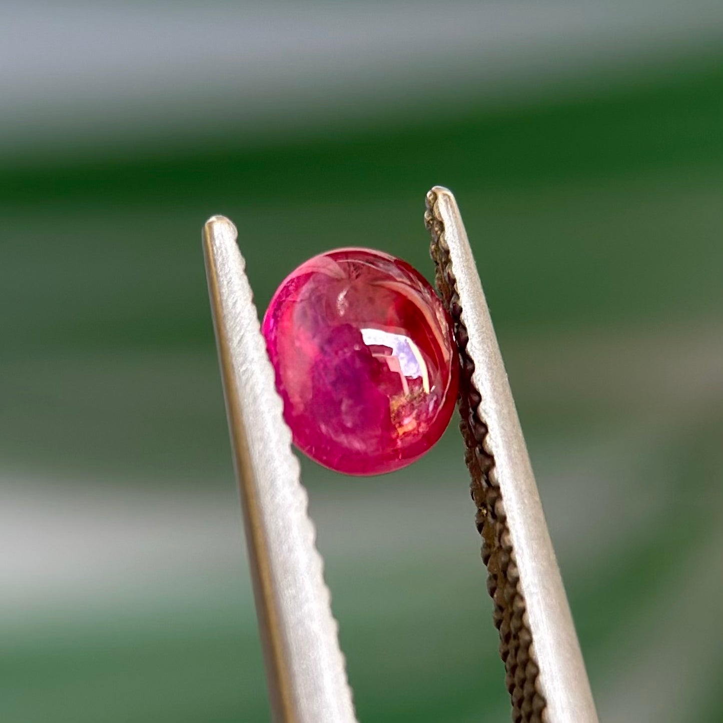 0.94 ct Natural Ruby Viet Nam. Cacbochon Cut. No treatment.