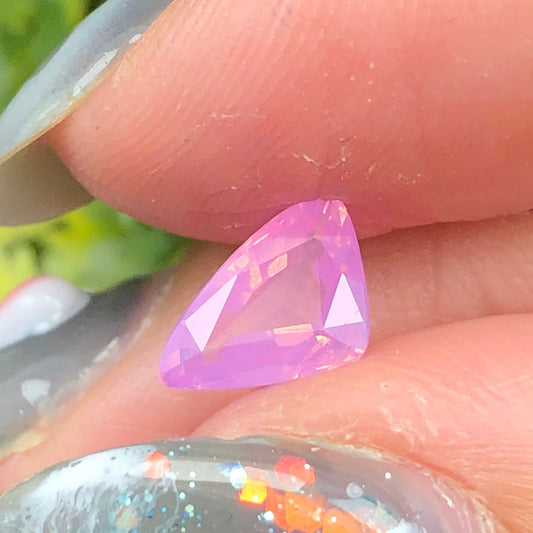 1,05ct Natural Pink Milky Sapphire Vietnam. Freeform. No Treatment Milky Sapphire Luc Yen.