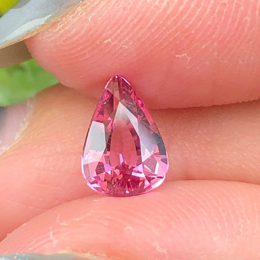 1,22ct Natural Purplish Pink Spinel Vietnam. Pear Shape. No Treatment Spinel Luc Yen.