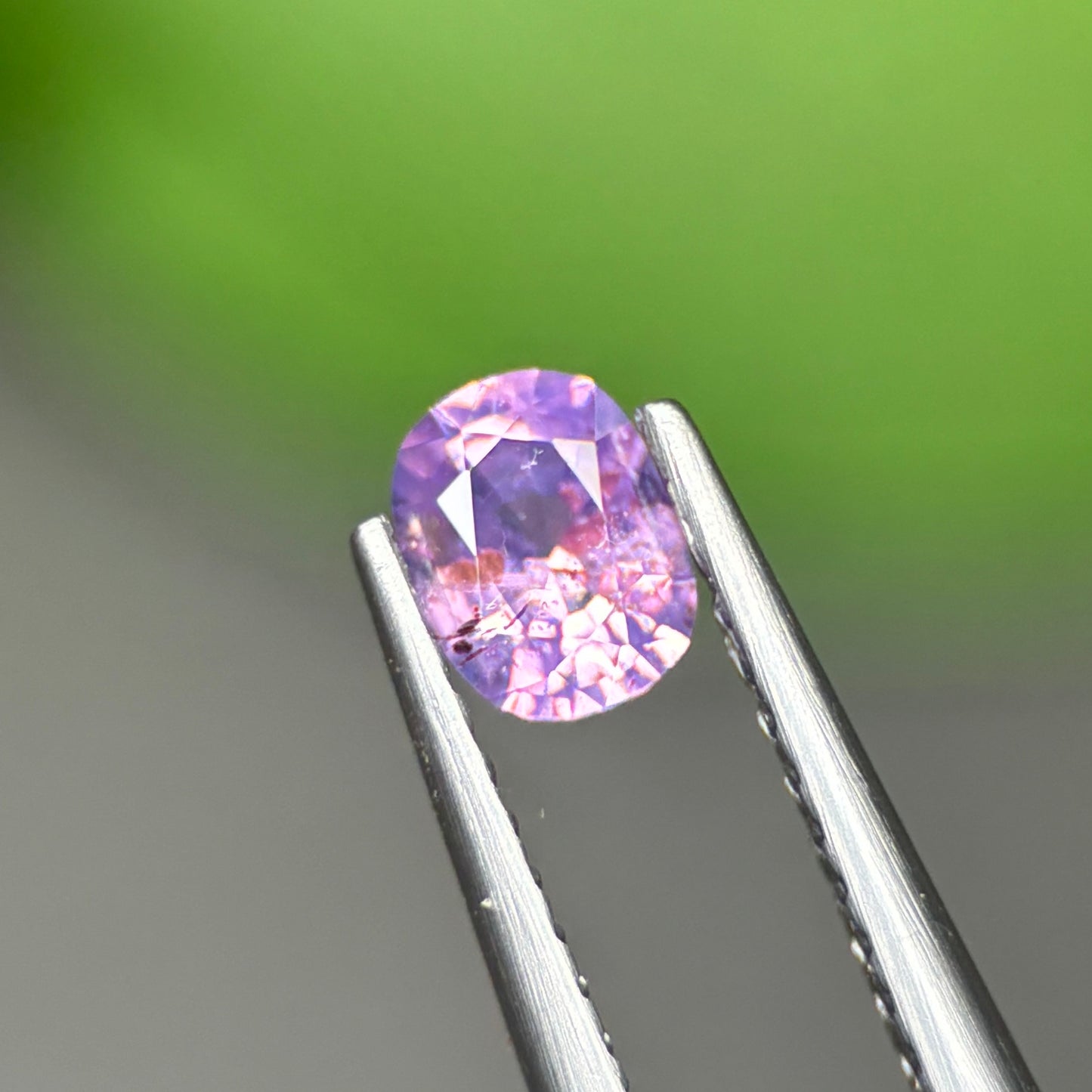 0,44ct Natural Purple Sapphire Viet Nam. Cushion Shape. No Treatment Sapphire Luc Yen.