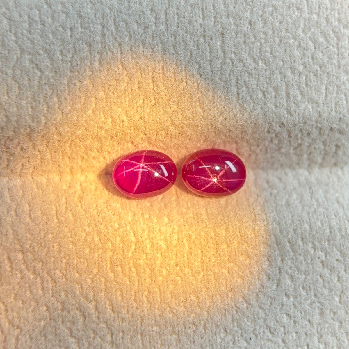 2,22ct/ 2Pcs Natural Star Ruby Viet Nam. No treatment Ruby Cacbochon Luc Yen.