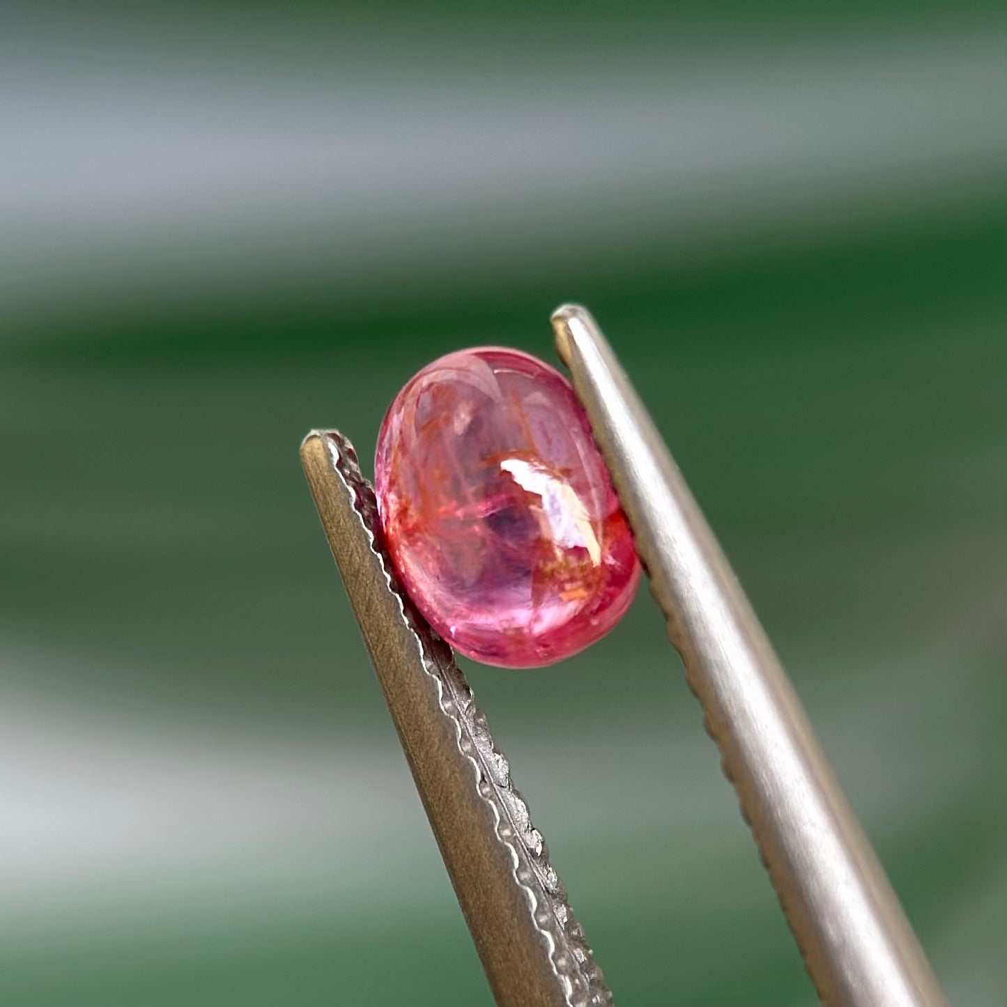 1.0 ct Natural Orangish Pink Sapphire Viet Nam. Cacbochon Cut. No treatment.
