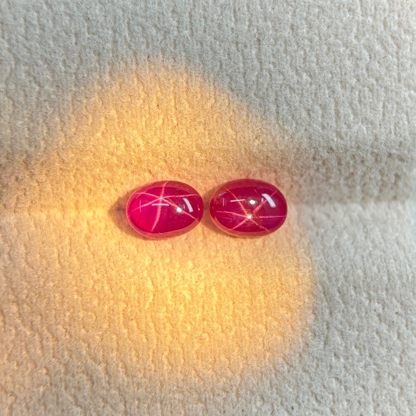 2,22ct/ 2Pcs Natural Star Ruby Viet Nam. No treatment Ruby Cacbochon Luc Yen.
