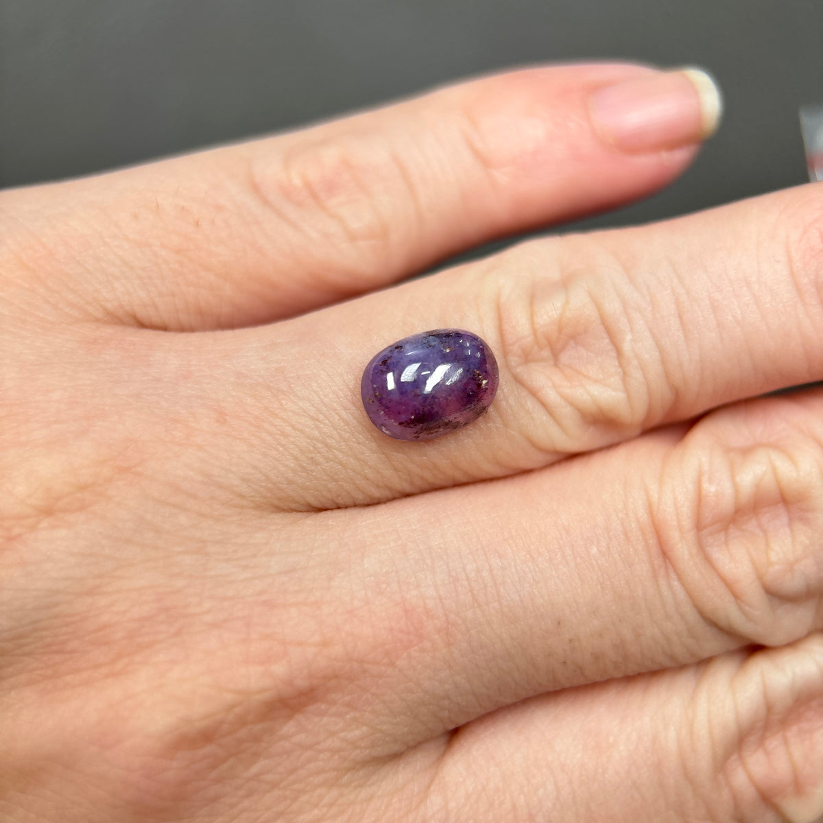 3,5ct Natural Purple Milky Cacbochon Sapphire Viet Nam. No Treatment Sapphire Luc Yen.