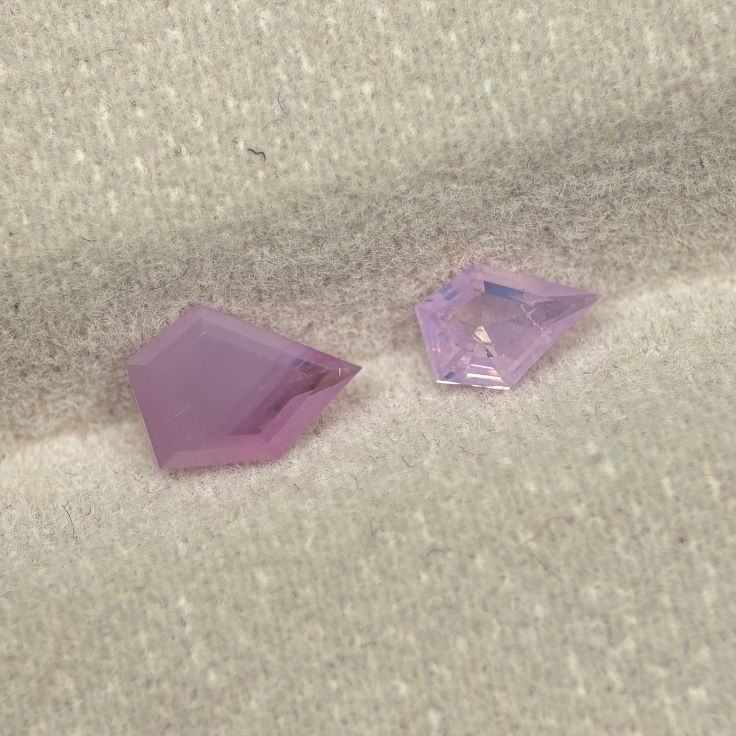 1,23ct/ 2Pcs Natural Pink Milky Sapphire Vietnam. Freeform. No Treatment Milky Sapphire Luc Yen.