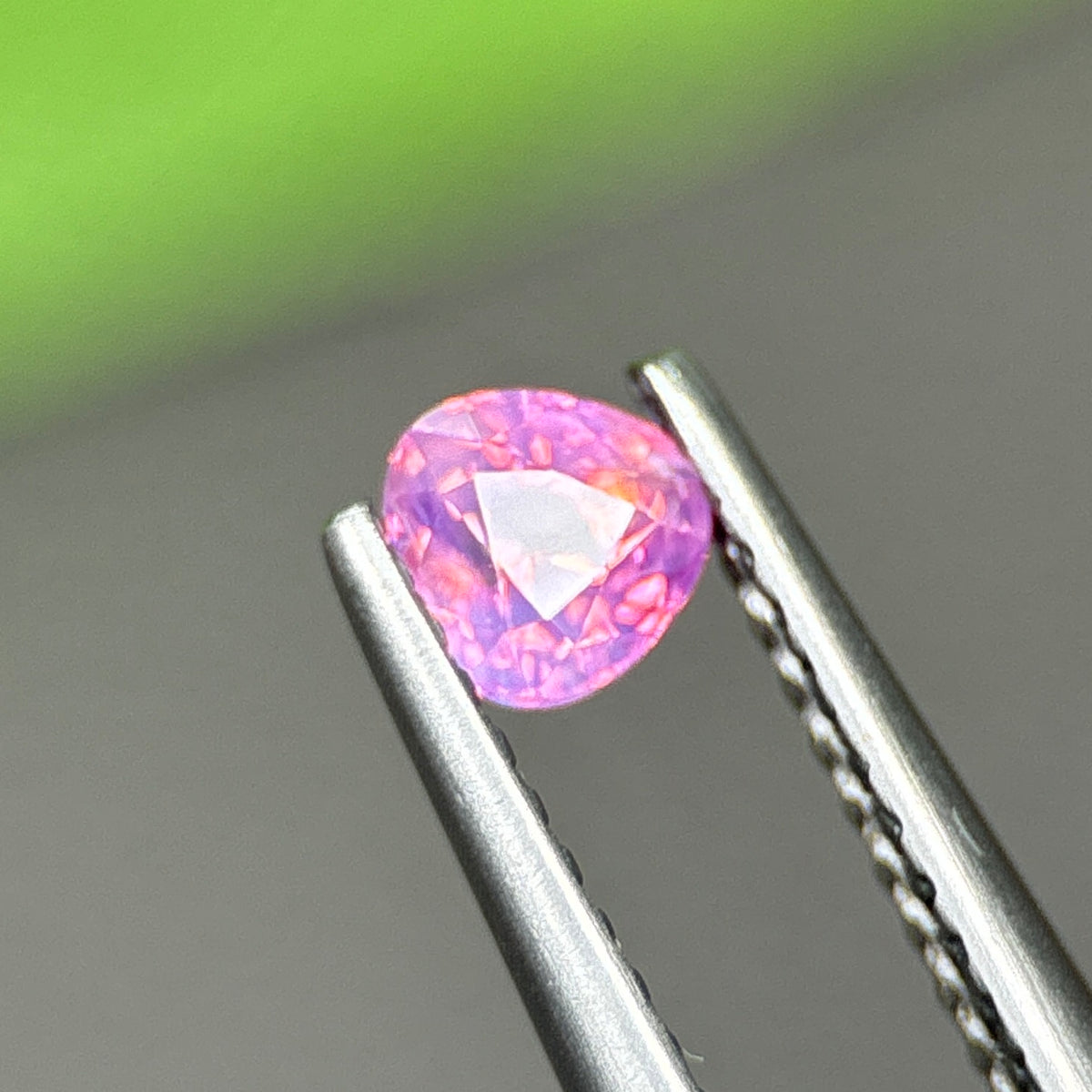 0,41ct Natural Pink Milky Sapphire Vietnam. Trilliant Shape. No Treatment Milky Sapphire Luc Yen.